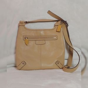 ❌SOLD❌Coach Crossbody Beige